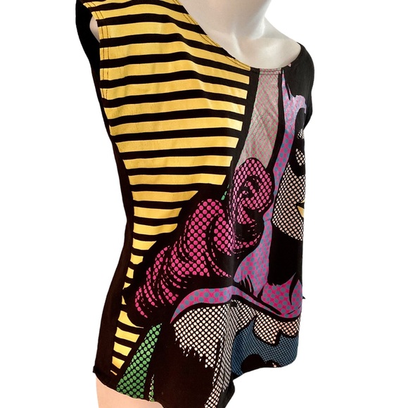 Justice League Vintage Batgirl Tee - Picture 9 of 11